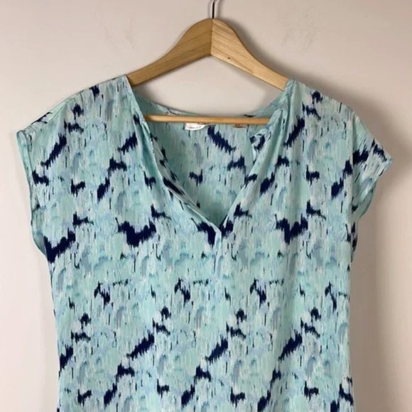 Max Studio blue patterned silk short sleeve blouse size medium - Picture 2 of 7